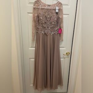 Wedding dress, mother/grandmother bride/groom NWT. Mauve. Size 16, Xscape brand.